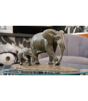 Sculpture bronze elephants big mama Bodin details 1