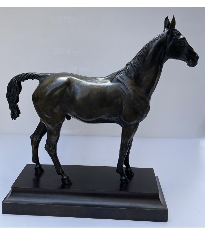 Sculpture_Bronze_Un_cheval_Strelkov