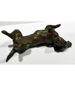 Sculpture Teckel femelle sur le dos en Bronze par Marie-Jöelle Cédat pour Animal Art Gallery Paris