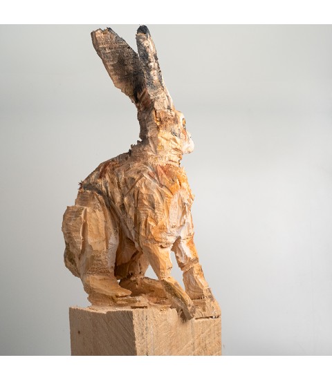 Lièvre, sculpture animalière en bois, par Guillaume Belin pour Animal Art Gallery Paris