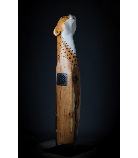 ETA (guépard) sculpture en acier et bois, totem relique par Matt Woods pour Animal Art Gallery Paris