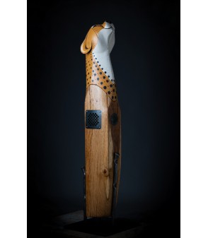 ETA (guépard) sculpture en acier et bois, totem relique par Matt Woods pour Animal Art Gallery Paris