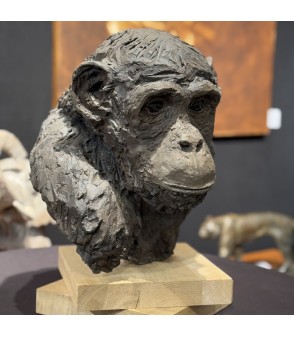 Sculpture en terre cuite Chimpanzé par Francine Mellier pour Animal Art Gallery Paris