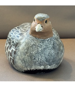 Perdrix grise couchée, par Joachim et Christian Belmas pour Animal Art Gallery Paris