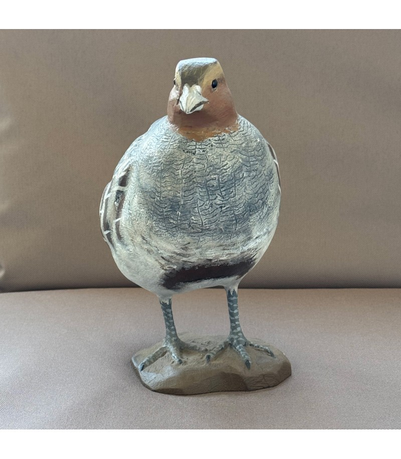 Perdrix grise sur pattes, par Joachim et Christian Belmas pour Animal Art Gallery Paris