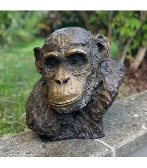 Chimpanzé sculpture animalière en bronze Francine Mellier pour Animal Art Gallery Paris