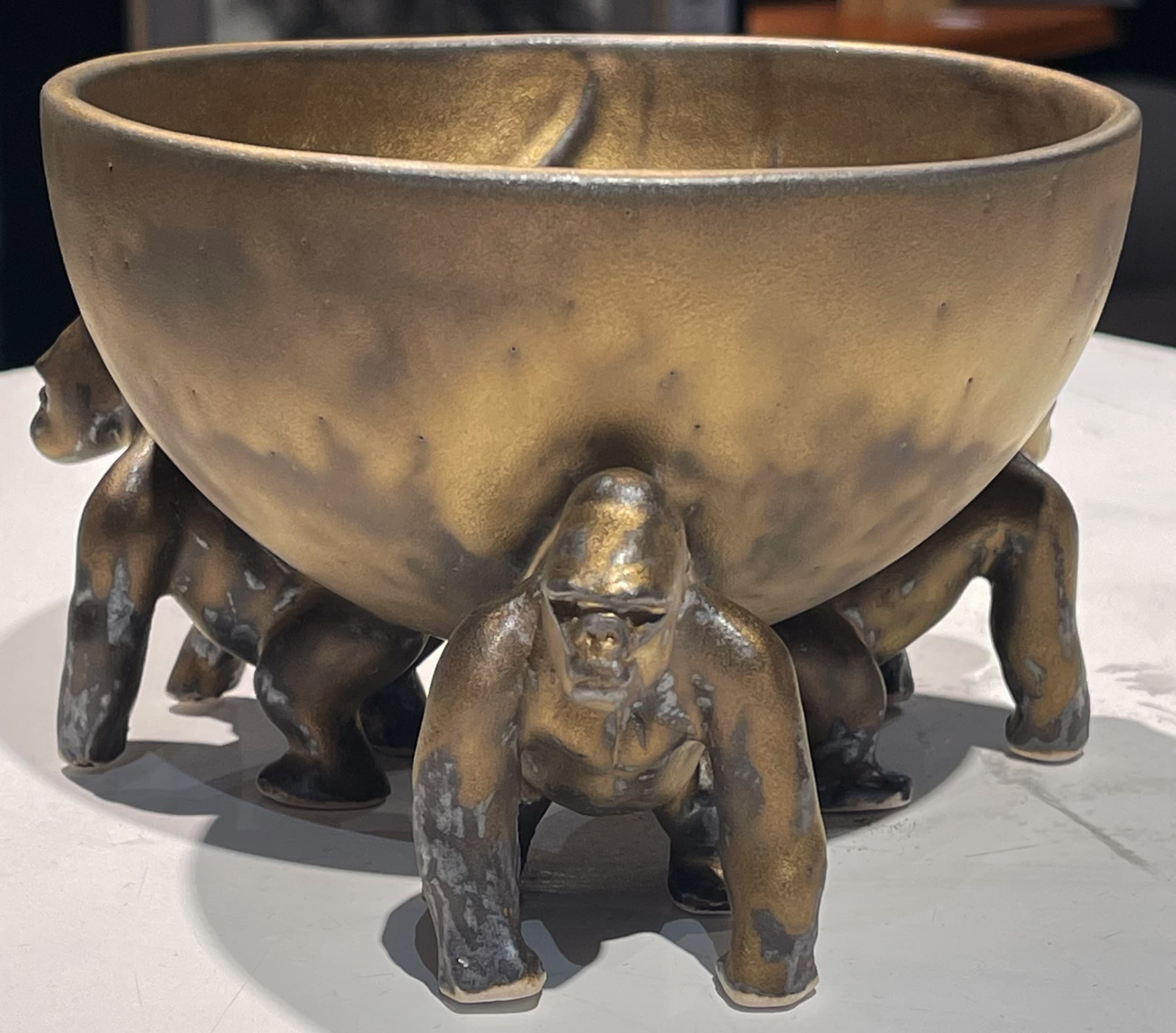 COUPE AUX GORILLES