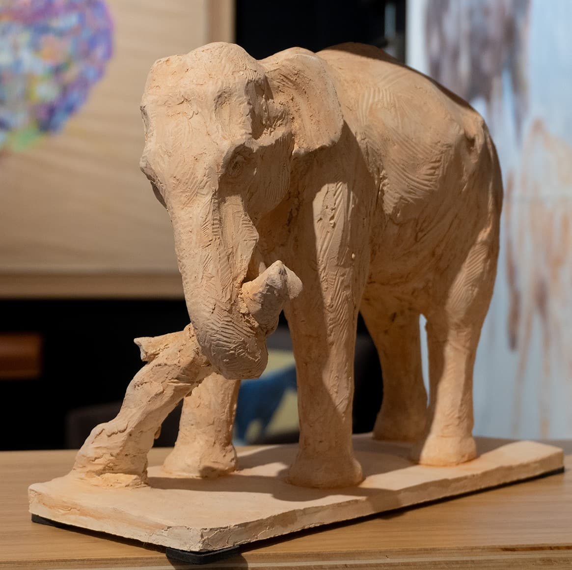 Éléphant d'Asie au travail