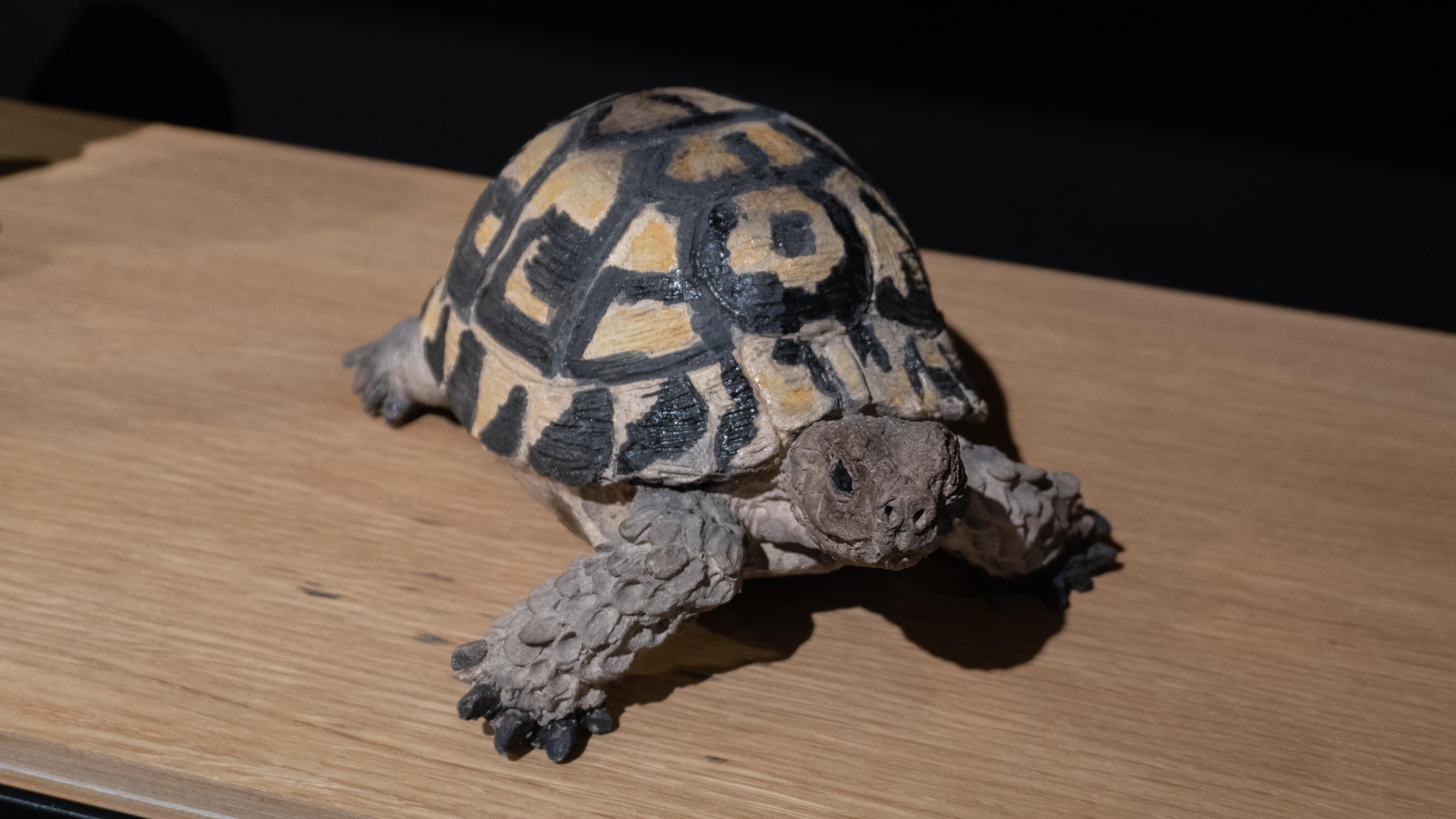 1565