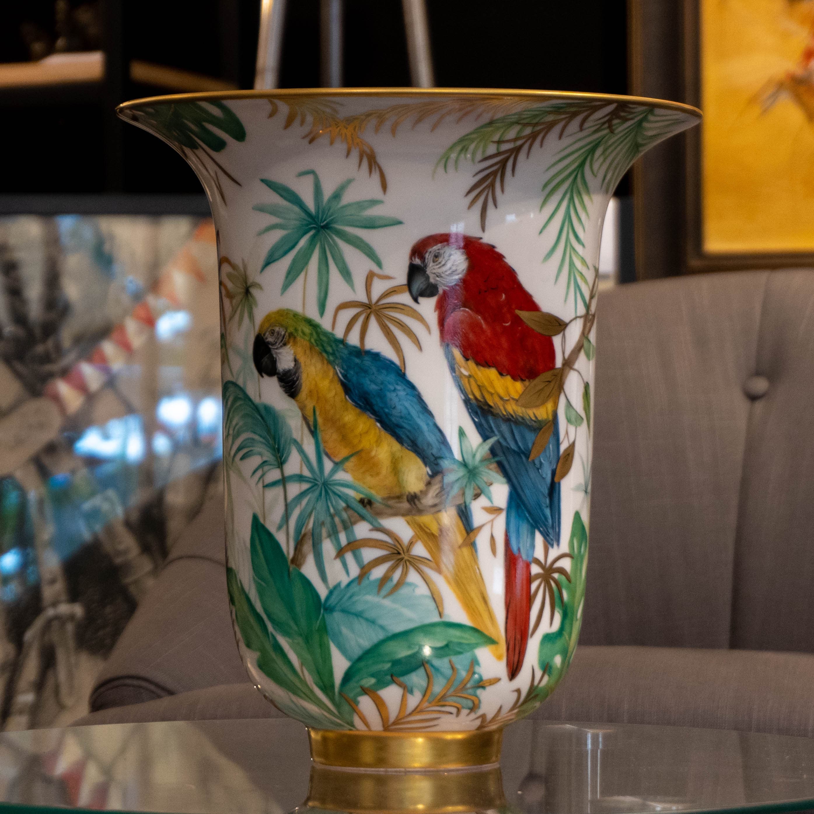 VASE - TROPICAL JUNGLE PARROTS